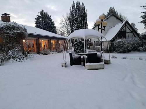 Logis Hotel Restaurant La Berteliere in Saint-Martin-du-Vivier