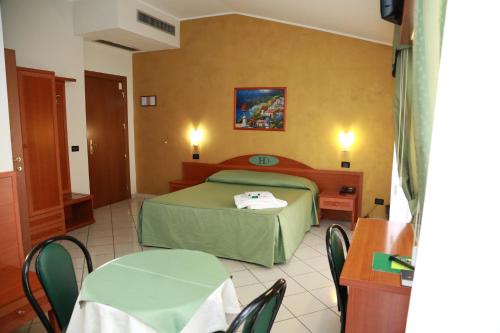 Triple Room image 4