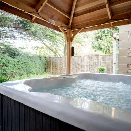 野兔和獵犬酒店 (The Hare & Hounds Hotel) in 迪德馬頓