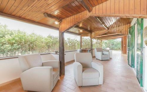 Villa Cambretta con giardino, posto auto e a due passi dal mare in Orbetello