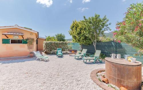 Villa Cambretta con giardino, posto auto e a due passi dal mare in Orbetello