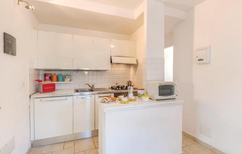 Villa Cambretta con giardino, posto auto e a due passi dal mare in Orbetello
