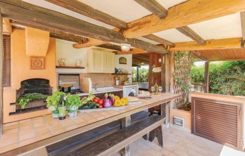 Villa Cambretta con giardino, posto auto e a due passi dal mare in Orbetello