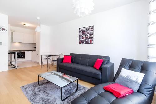 Flexible SelfCheckIns 9 - Zagreb - Garage - Electric vehicle ccharger - Loggia - New - Apartments Repinc 9 5