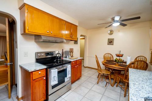 Cozy 5BR St Paul Home with Fireplace & Free Parking in Maplewood