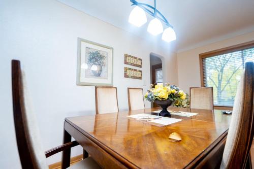 Cozy 5BR St Paul Home with Fireplace & Free Parking in Maplewood
