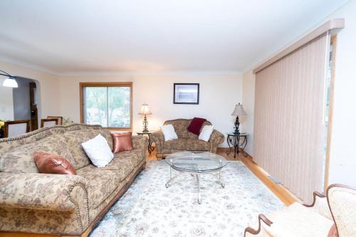 Cozy 5BR St Paul Home with Fireplace & Free Parking in Maplewood