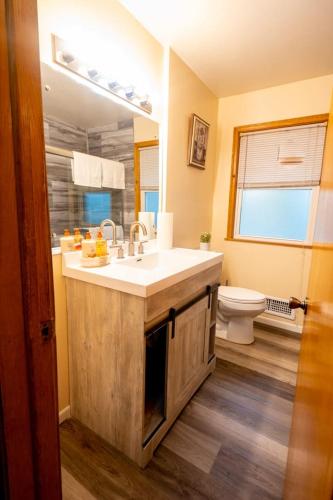Cozy 5BR St Paul Home with Fireplace & Free Parking in Maplewood