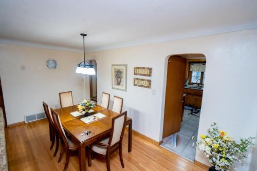 Cozy 5BR St Paul Home with Fireplace & Free Parking in Maplewood