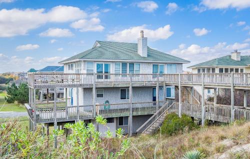 August Rush - Corolla, Whalehead, Oceanfront, Elevator, Pool Table, Dunetop Deck, Pets OK – khách sạn tại Corolla