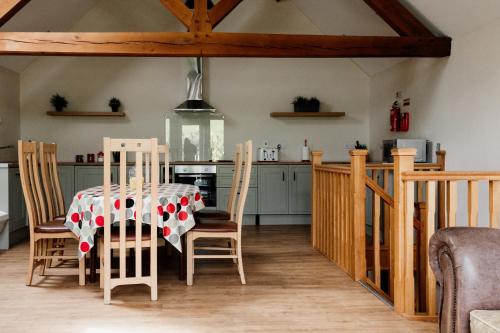 Finest Retreats - The Welsh Barn in 德維爾布里奇