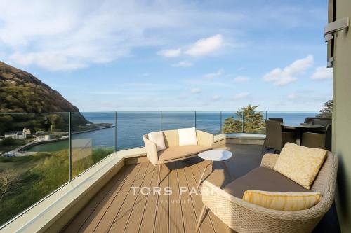 Watchtower Reach, Sea Views, Spacious Terrace, Sleeps 6, Parking, Lynmouth