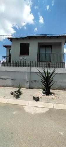 HLONY BnB – khách sạn tại Roodepoort