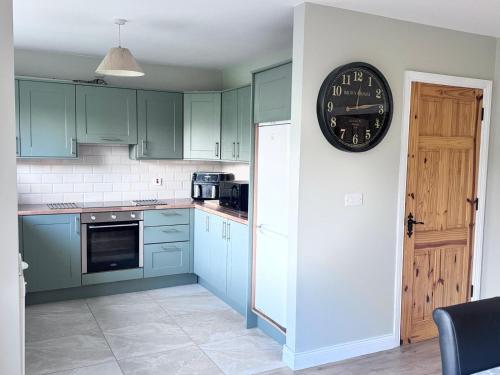 Clones Town House in 巴林納斯洛