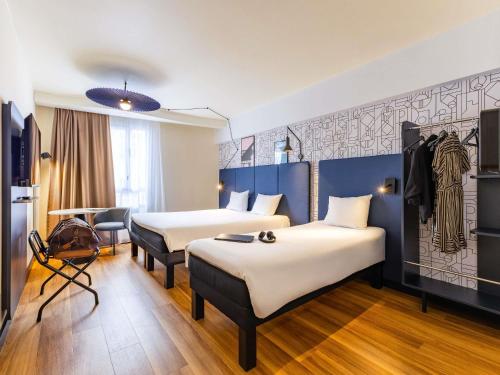 ibis Dunkerque Centre Room Type - Standard Room with One Double Bed and One Single Bed