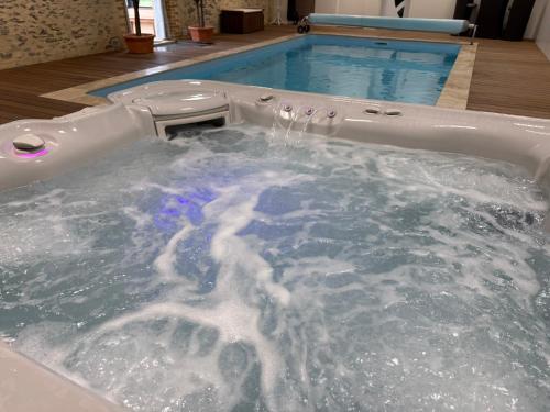 Karstais baseins, Chanteleux in Saint-Gervais-en-Belin