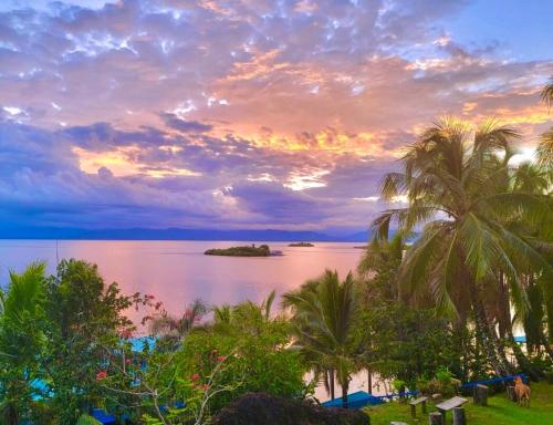 Mountain Chalet with Awesome Sea View in Punta Laurel