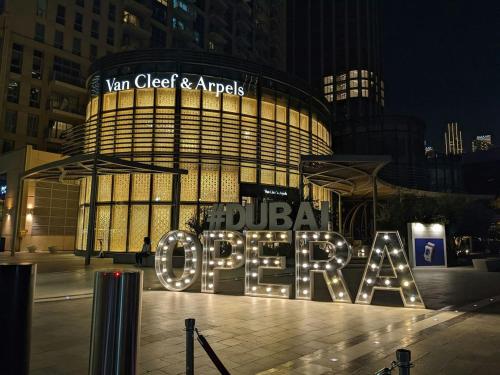 Mahogany 27 - 2BR 10PAX - Walk to Dubai Mall and Views - image 6
