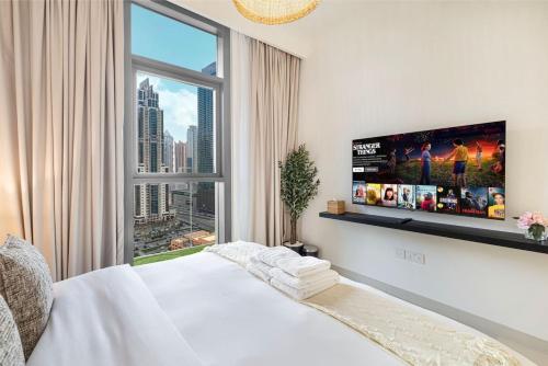 Mahogany 27 - 2BR 10PAX - Walk to Dubai Mall and Views - image 2