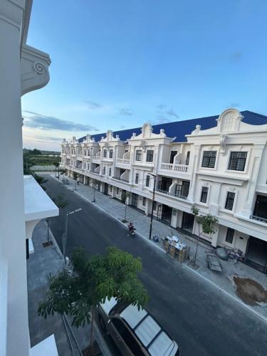 Surrounding environment, Charming 4-bedroom townhome in vibrant Phnom Penh! in Koh Dach