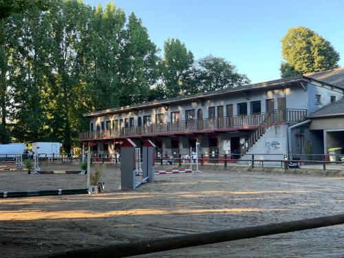 Exterior view, Gite du centre equestre du vimeu in Friville-Escarbotin