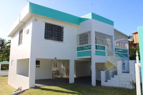 Charming 2-Bedroom Retreat in Isabela, Puerto Rico in San Antonio (PR)