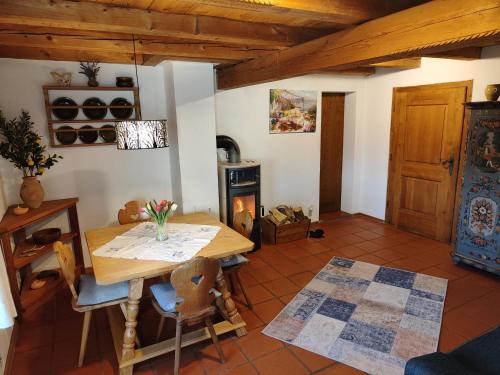 Ruhig gelegene Ferienwohnung mit Garten und Terrasse in Rotthalmunster