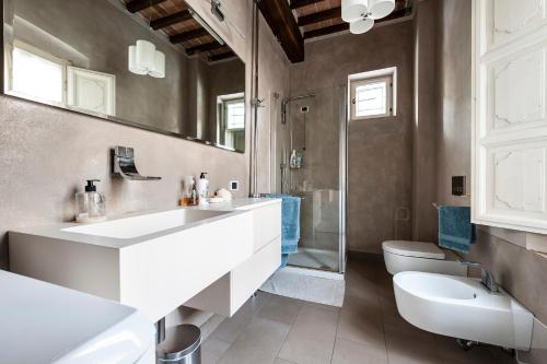 Spacious 2BR Apartment for Families Central & Quiet Pisa 2