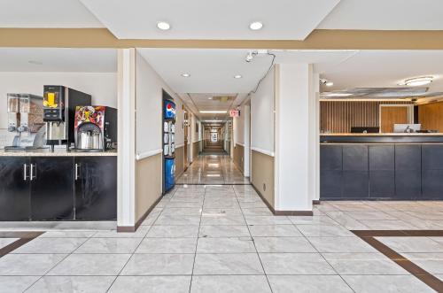Rodeway Inn & Suites Nampa - 로비