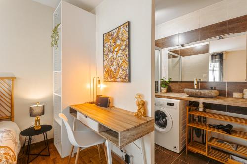 Fürdőszoba, Jungle Saintaise - Appartement, Hypercentre, Fibre, Tv 4K, Parking Privé Payant (Jungle Saintaise - Appartement, Hypercentre, Fibre, Tv 4K, Parking Prive Payant) in Saintes