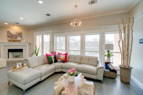 Near Joe Pool Lake! Luxe Getaway w/ Shared Pool in Cedar Hill