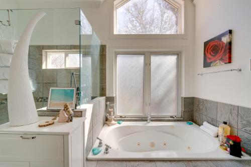 Near Joe Pool Lake! Luxe Getaway w/ Shared Pool in Cedar Hill