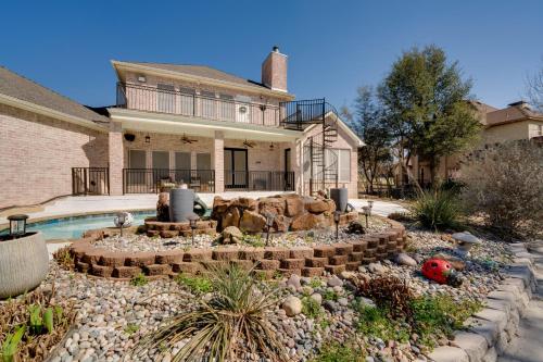 Near Joe Pool Lake! Luxe Getaway w/ Shared Pool in Cedar Hill