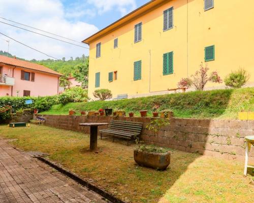 Large Tuscan apartment at the foot of the Pistoia mountains in Cireglio