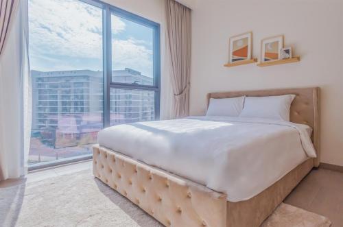Elite LUX Holiday Homes - Upscale & Stylish 2BR Dubai Hills - image 8