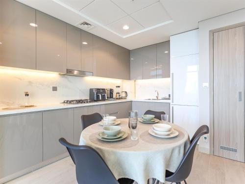Elite LUX Holiday Homes - Skyline 1BHK Burj Khalifa View in Al Jaddaf Dubai - image 7