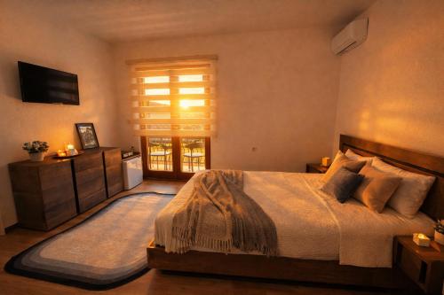 Smart TV Free Parking Backyard Near Lake Veluxa Couples Apartment – khách sạn tại Leskajca