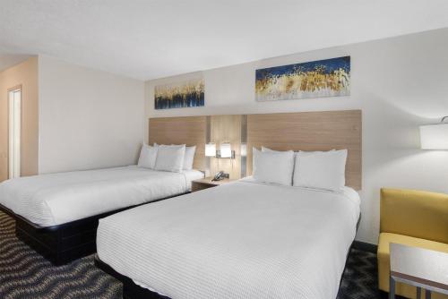 Baymont by Wyndham Greensboro/Coliseum - image 39