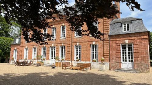 Cottage dans parc du Château d Émalleville (Cottage dans parc du Chateau d Emalleville) in 厄瑪魯維爾