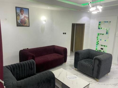 Knock inn luxury apartment in เบนินซิตี้