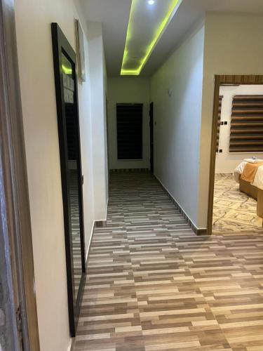 Knock inn luxury apartment in เบนินซิตี้