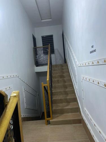 Knock inn luxury apartment in เบนินซิตี้