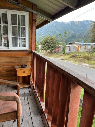 Cabaña Planta Alta con Vista al Volcán Barú (Cabana Planta Alta con Vista al Volcan Baru) in Rincon Largo