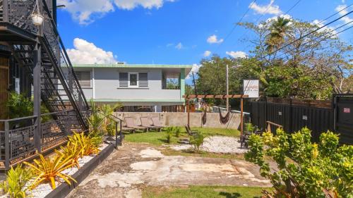 Beachside 1BR Apartment Sleeps 4 in Vega Alta