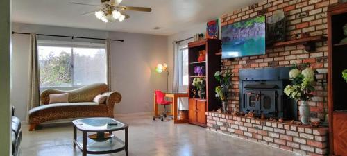 Cozy, Quiet Home in Family-Friendly Neighborhood! in 貝尼西亞