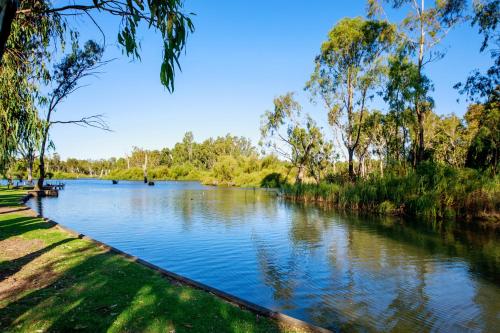 Barry's Riverside Retreat in Bundalong