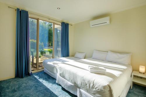 Barry's Riverside Retreat in Bundalong