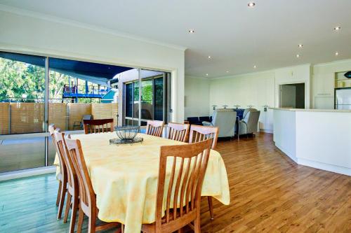 Barry's Riverside Retreat in Bundalong