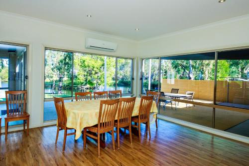Barry's Riverside Retreat in Bundalong