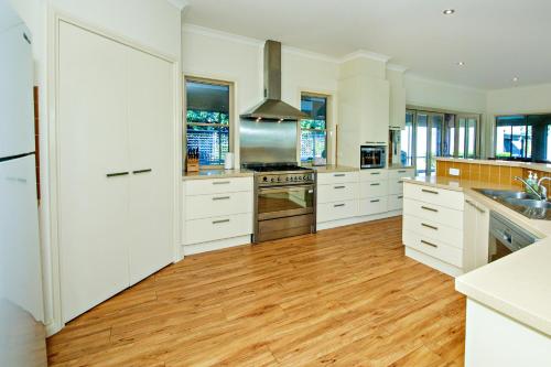 Barry's Riverside Retreat in Bundalong
